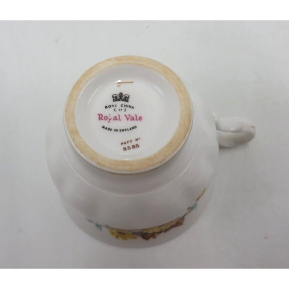 Vintage Royal Vale Bone China Tea Cup and Saucer Set With Floral Design England - Picture 9 of 10